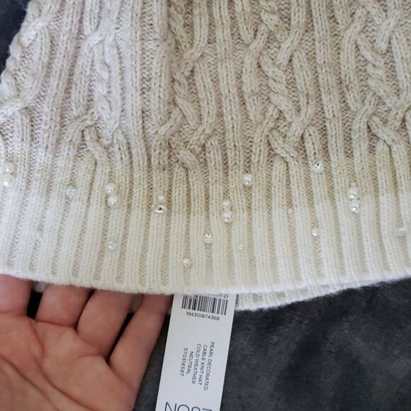 Chicos winter hat NWT - Picture 3 of 4